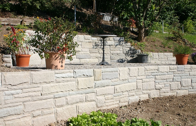 Terrassierung mit Sandsteinen